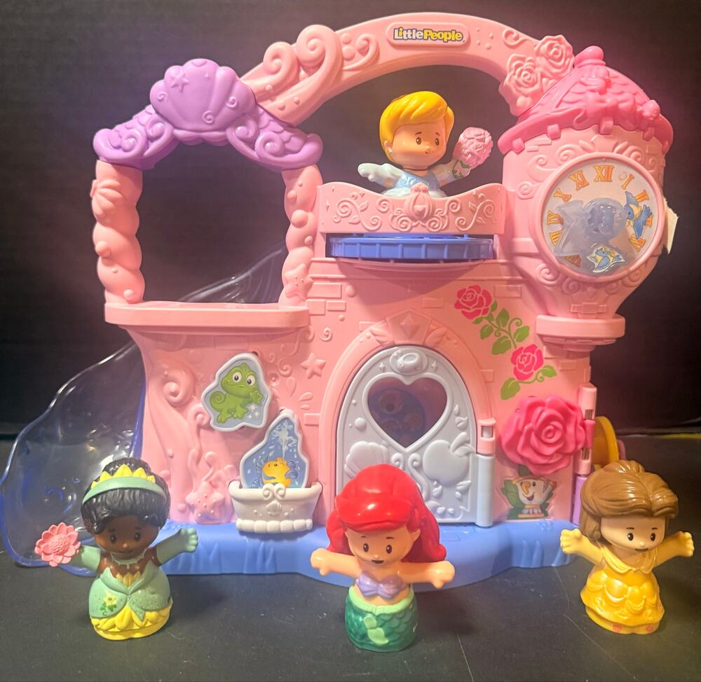 Disney Princess Play & Go Castle by Fisher-Price Little People 4 princesses